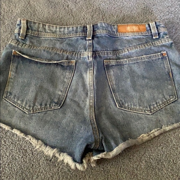 Zara sz 4 Jean shorts - Picture 2 of 4